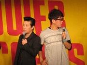 特典映像に出ているえんにち・アイパー滝沢。相方の望月は最近結婚し、村上から「よりPOWERのある家庭を築いてください」とはなむけの言葉を贈られた。