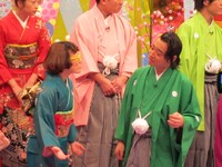 歌のうまい斉藤と松浦は練習中にミュージカル風にアレンジ。2人は12月28日のライブ「ing」でもデュエットを披露。