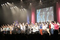 吉本若手芸人が多数出演した年末大型イベント「ing! to2012 ～iNFINITY nEXT gENERATION～」のオープニング。