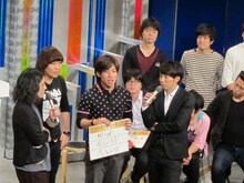 チーモンチョーチュウは白井の活躍と緊張ぶりを菊地が告白。「M-1ラストイヤーでネタ飛んだとき以来」という緊張を見せていたそう。