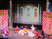 「あわてんぼうのサンタクロース」コーナー。正月近くにやってきたサンタをからかう子供たち。