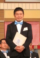 ダウンタウンマネージャー時代に、ウッチャンナンチャン内村の車で寝て浜田に怒られ、なお内村の車のボンネットで寝ていたという強い心臓の持ち主と紹介された新田敦生。