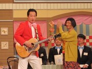 すっちーと新喜劇の松浦真也は吉本社員に見てもらおうとネタの新喜劇あるあるを披露。「Mr.オクレは歩いているとき音しない」などに内場らも爆笑。
