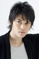 「おやすみ日本 眠いいね！」に出演する勝地涼。