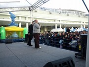 「『太田プロエンタメ学院名古屋校』入学説明会!?～公開模擬授業『お笑い講座』モノマネもあるよ～」の様子。(c)太田プロダクション