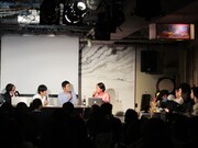 会場端にはR不動産の写真がズラリ。川島らは彼らを「神様」と呼び、いろいろ質問していた。R不動産が今推しているのは団地とのこと。