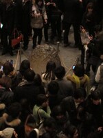 終演後のロビーにはシバタリアンが産んだ卵の殻が。