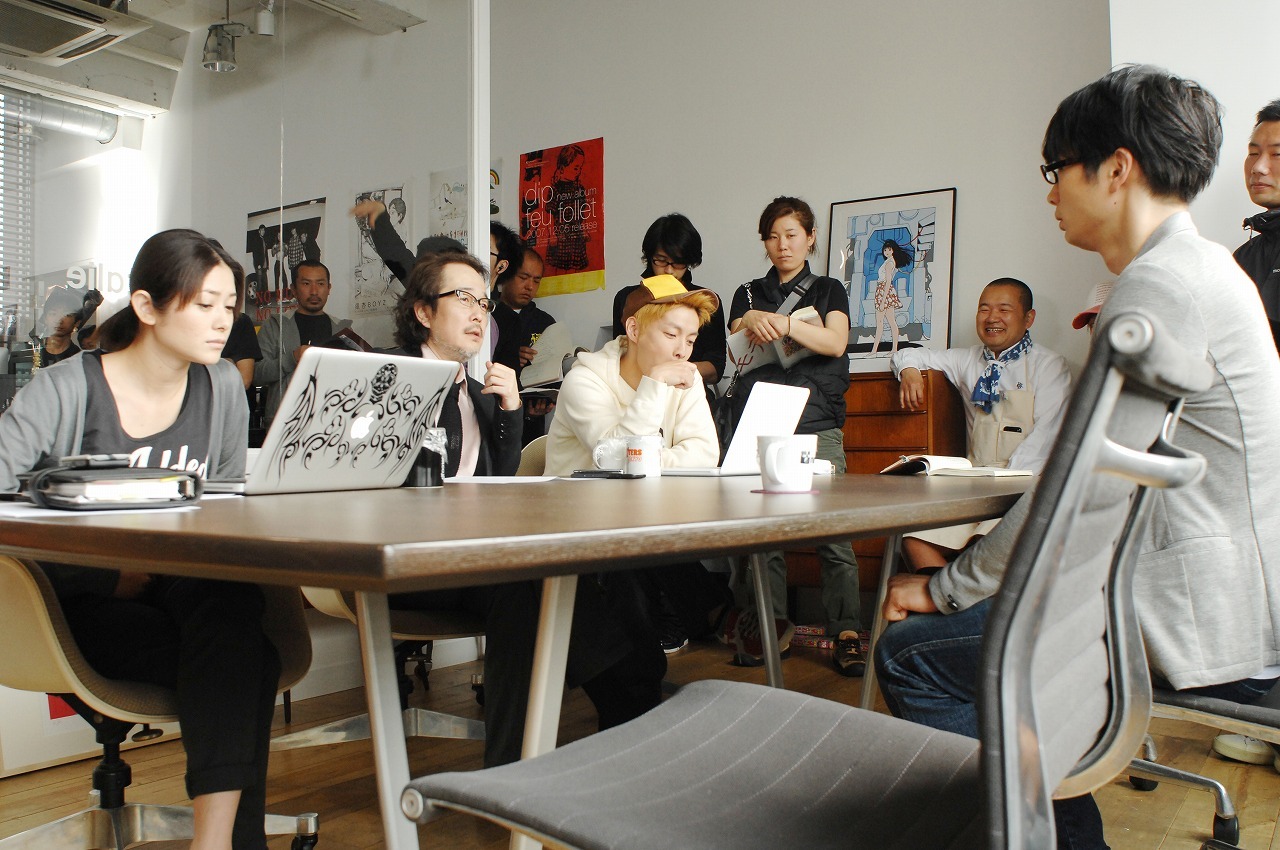 映画「モテキ」の収録風景。(c)2011映画「モテキ」製作委員会