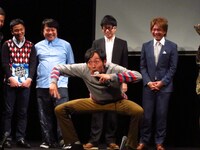 一緒に住むほど仲のよかったロッチ・コカドと念願の番組を持つことになった田中。再ブレイクのきっかけになったと自負するカニを披露。