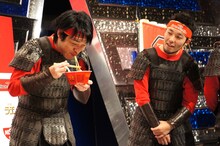 麒麟・川島とオリエンタルラジオ中田（左から）。