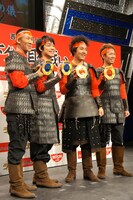 麒麟とトータルテンボス（左から）。