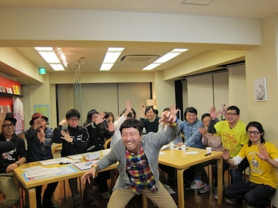 動画サイト「ワタナベプラス」の初回生配信「ワタナベプラスだョ！ 全員集合」でエンディングを飾ったWエンジン・えとう窓口。