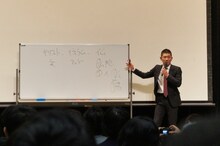 哲夫の仏教入門の様子。