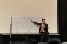 哲夫の仏教入門の様子。