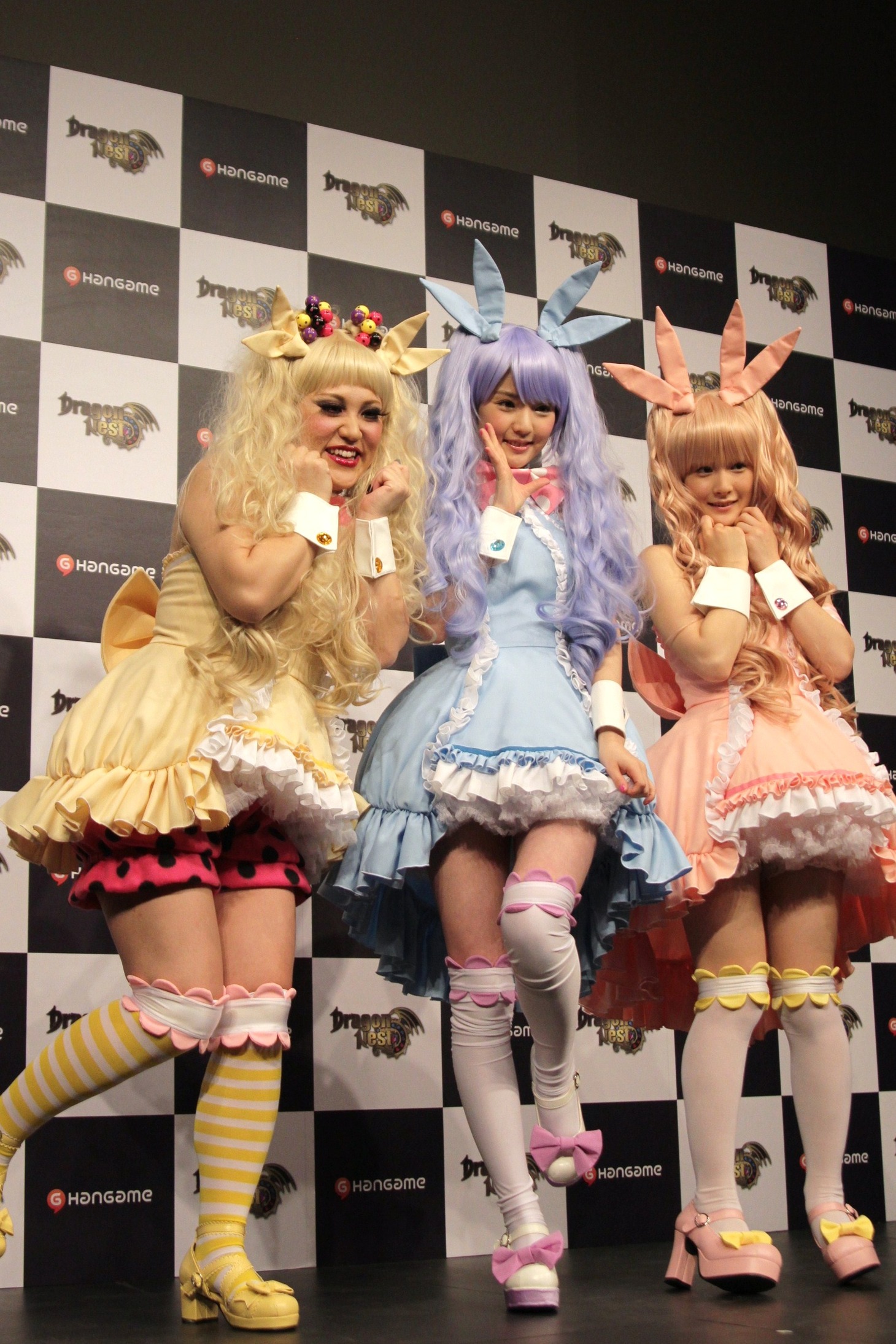 （左から）バービー、道重さゆみ、嗣永桃子。
