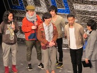 首領まさおのファッションチェック。菅の上着に「ちょっとダサい」とまさおが言うと、菅は「綾部さんにもらった」と明かした。