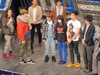 首領まさおは坂口に「ベッキー感」と、村上には「この服しか見たことない」とコメント。村上のメガネには触れず。