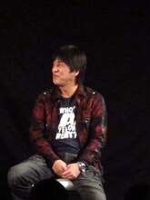 登場の際「M-1」でおなじみの曲がかかるとブラマヨ吉田は「出がいがある。俺が行くしかない」とテンションアップ。