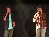 女性グループSPEEDを歌うというボケを見せたというダブルネーム。