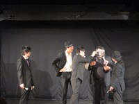 トークではさらに郷の眉毛が進化。そんな玉城を見てイーグルは「彼と一緒にカラオケ行きたい」と所望。