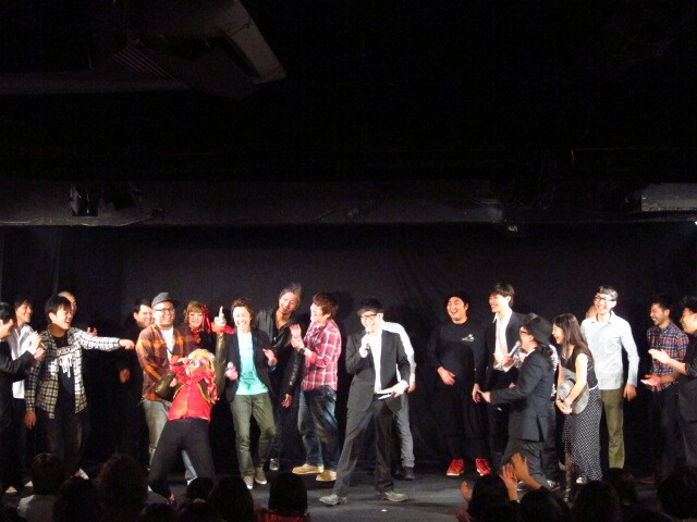 お笑いライブシリーズ「Munasawa King Live」の「芸人紅白歌合戦」。今年は紅組が勝利。