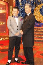 アンタッチャブル山崎と高田純次（左から）。