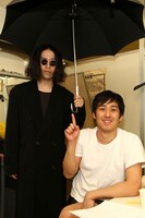 二度目の出場となった又吉と初出場のロバート山本。「カワムラくん」で販売予定の写真一例。(c)藤澤孝代（フォトプロ）