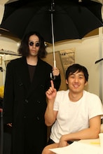 二度目の出場となった又吉と初出場のロバート山本。「カワムラくん」で販売予定の写真一例。(c)藤澤孝代（フォトプロ）