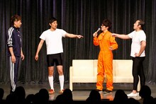 ロバートのトリオ内紛争。ネタをすべて作っている秋山が「山本が1カ月くらい前から手伝ってる感じを出そうとする」とクレームをつけた。(c)藤澤孝代（フォトプロ）