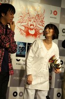 藤井と鳥居（左から）。