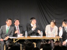 「山里亮太のジャーナルしてます」に出演した南海キャンディーズ・山里、平成ノブシコブシ・吉村、犬山紙子、安井孝之（朝日新聞編集委員）、山口一臣（前週刊朝日編集長）。