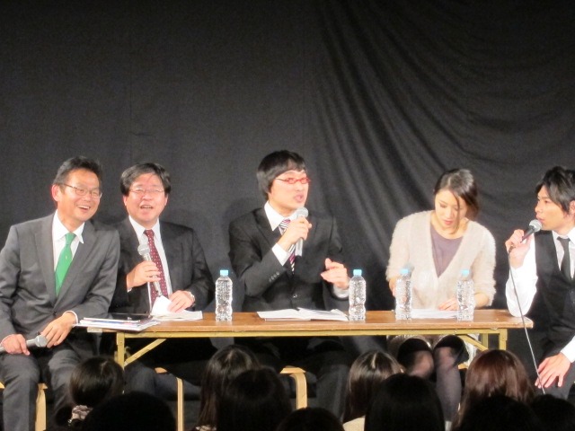 「山里亮太のジャーナルしてます」に出演した南海キャンディーズ・山里、平成ノブシコブシ・吉村、犬山紙子、安井孝之（朝日新聞編集委員）、山口一臣（前週刊朝日編集長）。