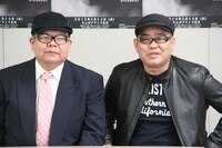 兵動本人と、兵動のモノマネをする今別府。(c)吉本興業