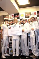 ロンブー淳（左から2人目）とニブンノゴ！。