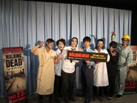 角川海外TVシリーズ「ウォーキング・デッド」のDVDイベント「ゾンビ節分厄ばらい」に登場した品川庄司・庄司、ジャングルポケット、パンサー。