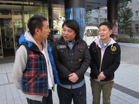 映画の宣伝スタッフを前説で盛り上げるため、角川書店を訪れる我が家。(c)テレビ朝日