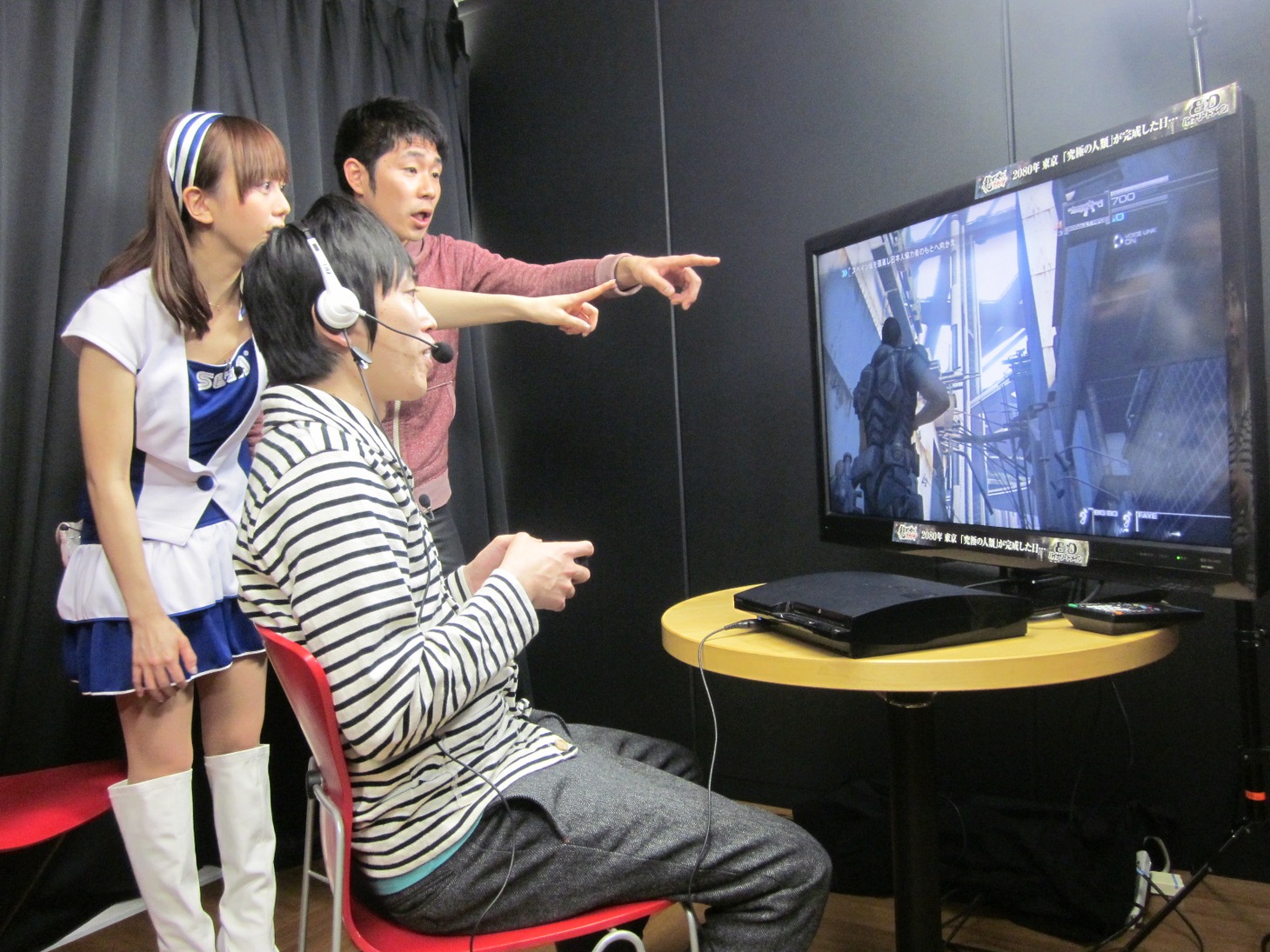 しずると福田萌。セガを訪れ、フェイスキャプチャーで池田の顔のCGを作るが……。(c)テレビ朝日