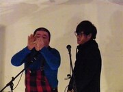 北東北最大級の雪祭り「十和田湖冬物語」のお笑いステージ。(c)吉本興業