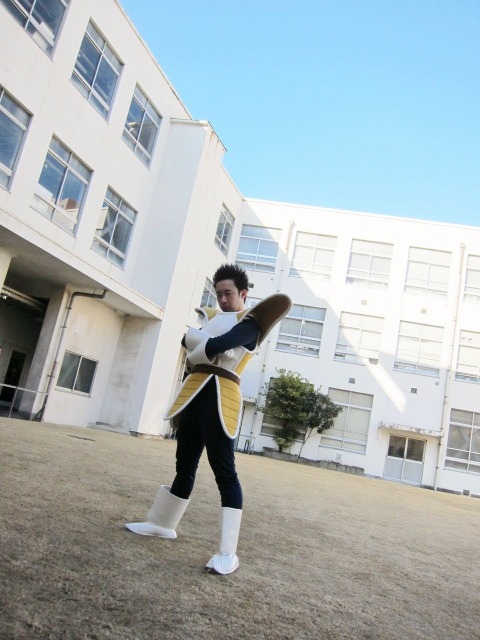 4月21日にシアターブラッツにて初単独ライブ「待っててやるから早く来やがれ!!」を開催するR藤本。明後日9日には阿佐ヶ谷ロフト「限界ナイト」に出演。