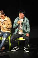 「喜怒哀楽のお芝居」では、古坂から「先輩が見せますよ。なんのためにあんな髪型してんのか」と手本を要求された日村。