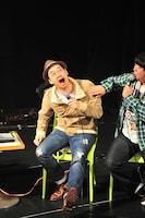 「喜怒哀楽のお芝居」が下手すぎて止められる設楽。