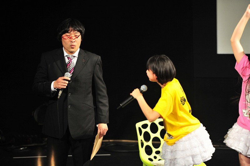 4日目の「ももクロ VS. UFO」の様子。