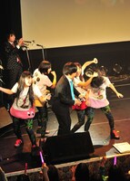 5日目の「ももクロ VS. ファンキー」の様子。