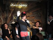 塚地にムチャぶりをされて目が泳ぐおおかわら。