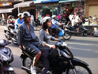 「アジアHOTプレス！」の一場面。(c)BS12ch TwellV