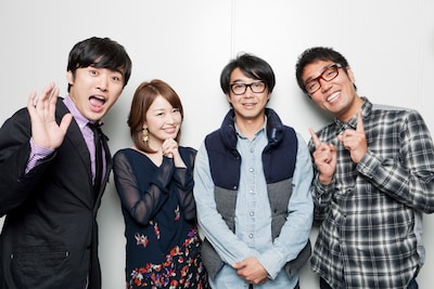 「Quick Japan」100号記念企画でインタビューに応じる「ゴッドタン」レギュラーの劇団ひとり、松丸友紀（テレビ東京アナウンサー）、おぎやはぎ（左から）。