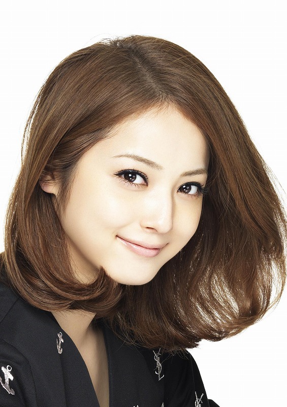 「雨上がり決死隊のクイズ＆ゲーム 笑う！アメカン」に出演する佐々木希。