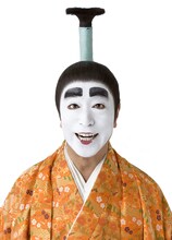 「バカ殿様」に扮した志村けん。「志村魂―新作『先づ健康』―」で、いしのようことの伝説のコンビが復活する。