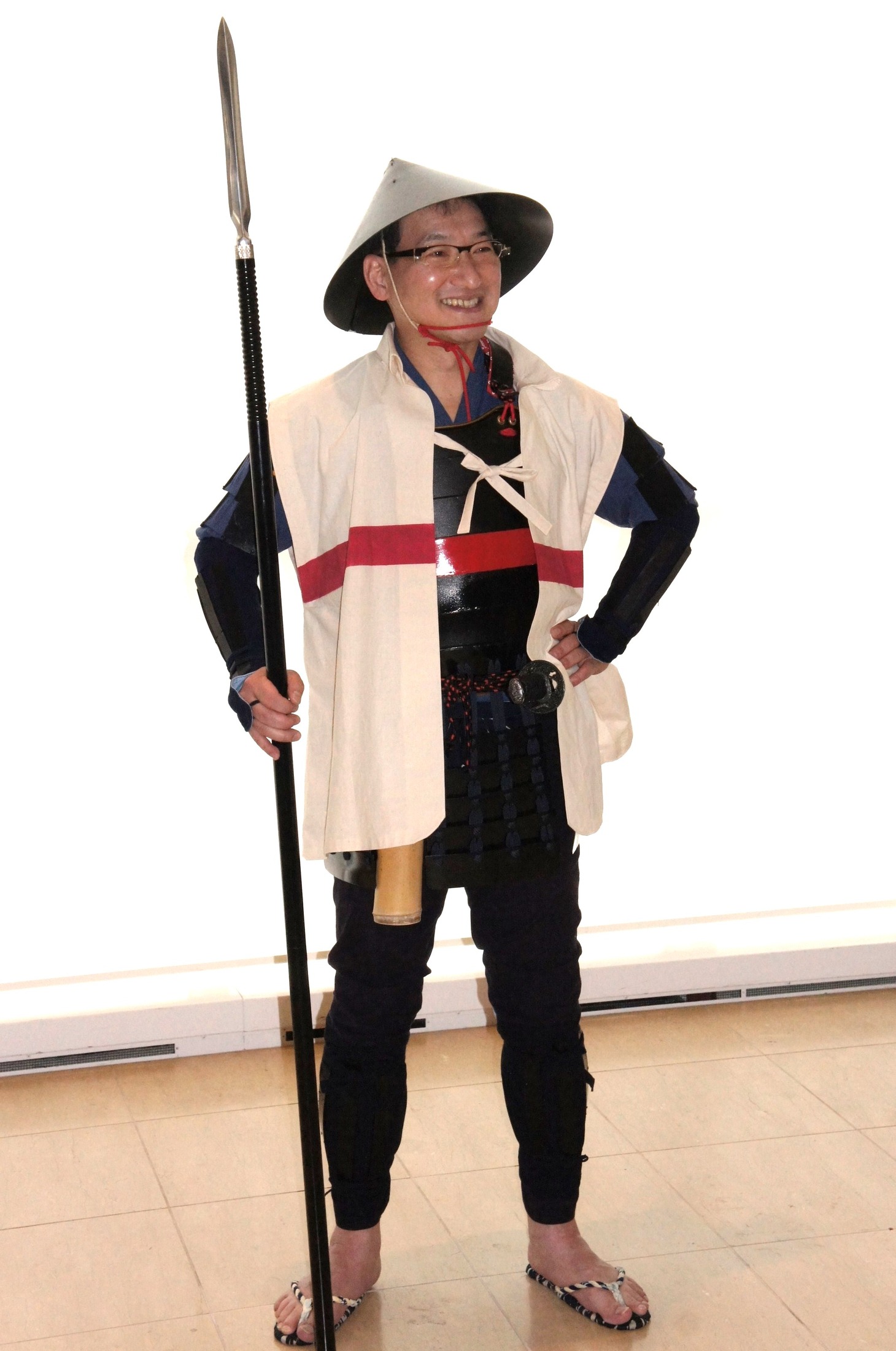 自作の足軽風ステージ衣装で登場した春風亭昇太。「全身総額1万5千円くらい」と明かした。