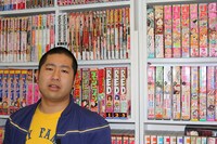 岩井が撮影した澤部。「なぜか端による澤部。舞台の上でもこの癖は見られるのか」（岩井）